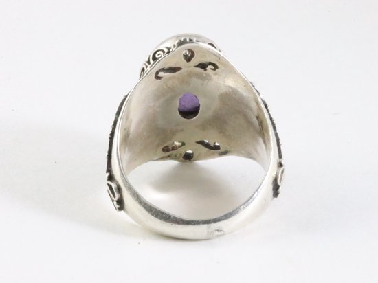 Zware bewerkte zilveren ring met amethist afbeelding 3