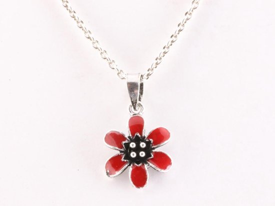 Fijne bloemvormige zilveren hanger met rode emaille aan ketting afbeelding 1
