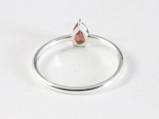 Fijne hoogglans zilveren ring met granaat afbeelding 3