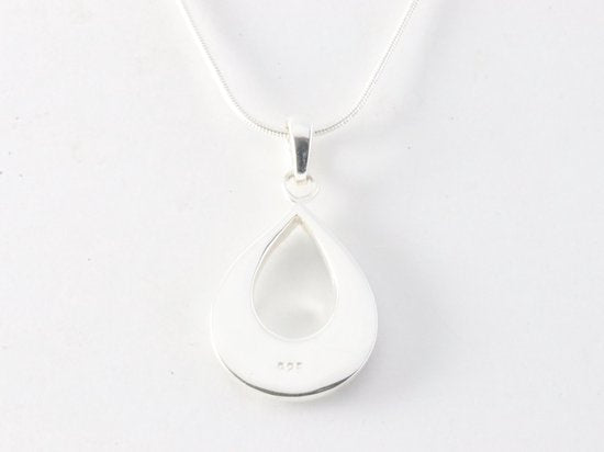 Opengewerkte druppelvormige zilveren hanger met lapis lazuli aan ketting afbeelding 3