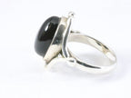 Bewerkte zilveren ring met onyx afbeelding 2