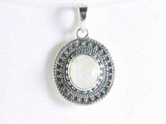 Bewerkte ovale zilveren hanger met regenboog maansteen afbeelding 3