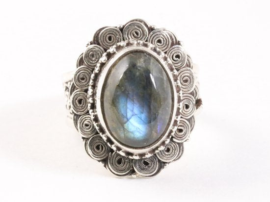 Traditionele bewerkte zware zilveren ring met labradoriet afbeelding 4
