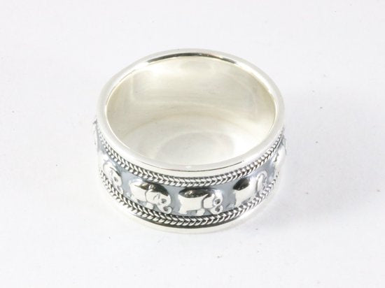Brede zilveren ring met olifanten afbeelding 2