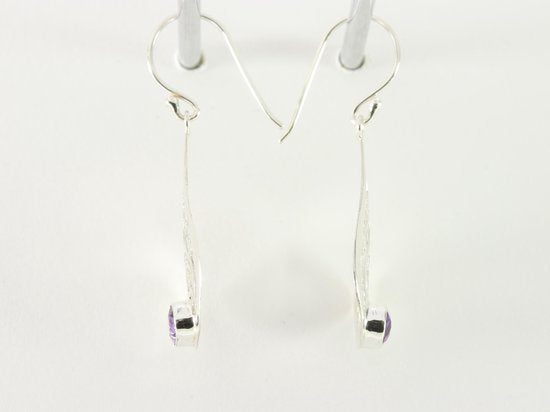 Opengewerkte zilveren oorbellen met amethist afbeelding 2