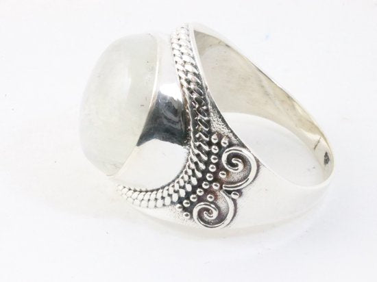 Zware bewerkte zilveren ring met regenboog maansteen afbeelding 2