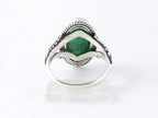 Bewerkte zilveren ring met smaragd afbeelding 3