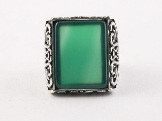 Rechthoekige bewerkte zilveren herenring met groene onyx afbeelding 2