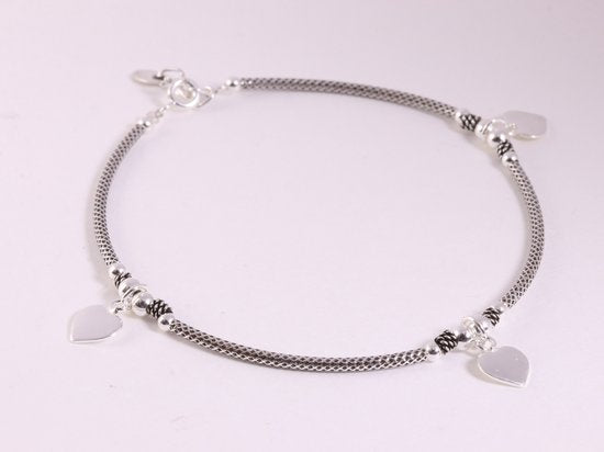 Zilveren enkelband met bewerkte kralen en hartjes afbeelding 2