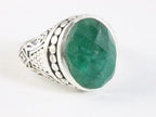 Zware bewerkte zilveren ring met smaragd afbeelding 1