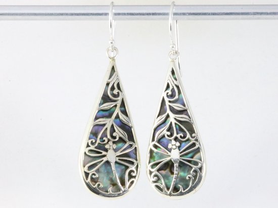 Lange druppelvormige zilveren oorbellen met libelle op abalone schelp afbeelding 3