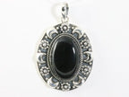 Grote bewerkte zilveren hanger met onyx afbeelding 4