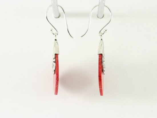 Bewerkte zilveren oorbellen met rode koraal steen afbeelding 2