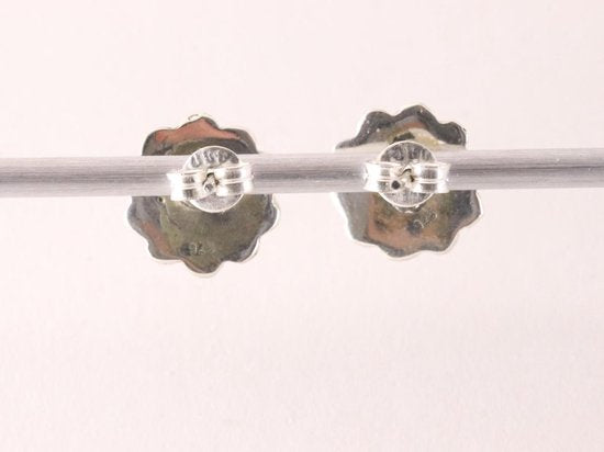 Fijne bewerkte zilveren oorstekers met blauwe apatiet afbeelding 2