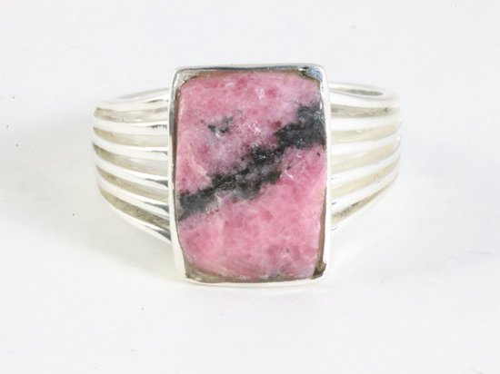 Opengewerkte rechthoekige zilveren ring met rhodoniet afbeelding 4