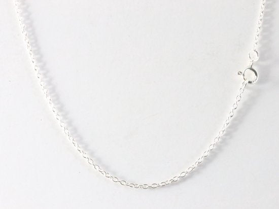 Ovale zilveren hanger met calciet aan ketting afbeelding 4