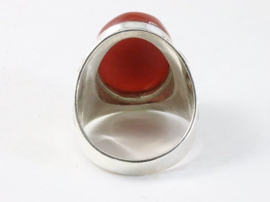 Bewerkte zilveren ring met carneool afbeelding 3