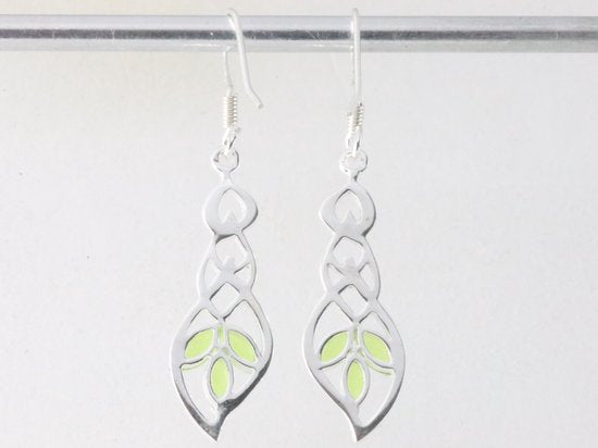 Opengewerkte zilveren oorbellen met peridoot afbeelding 2