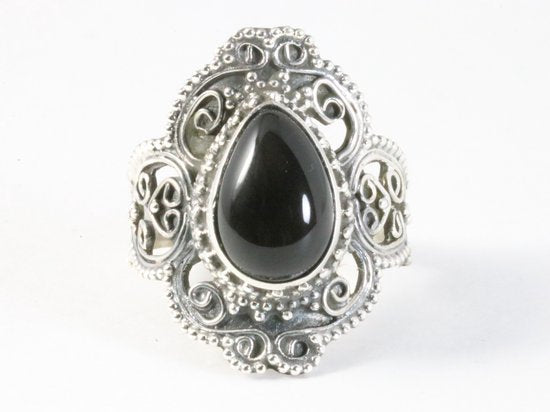 Bewerkte zilveren ring met onyx afbeelding 4