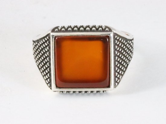 Bewerkte zilveren ring met carneool afbeelding 4