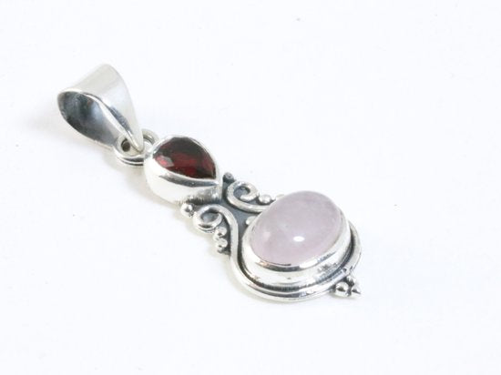 Fijne bewerkte zilveren hanger met rozenkwarts en granaat aan ketting afbeelding 2