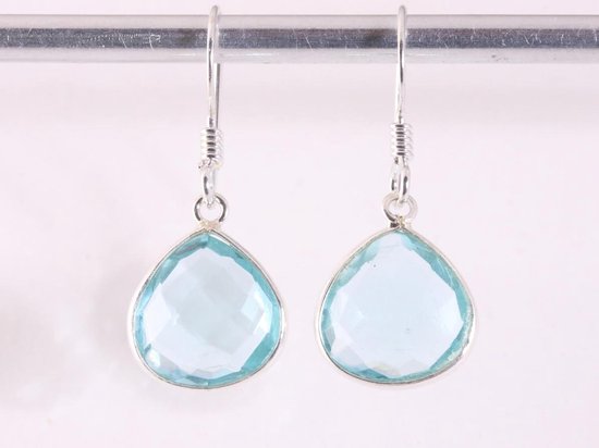 Fijne druppelvormige zilveren oorbellen met blauwe topaas afbeelding 4