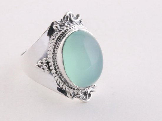 Bewerkte zilveren ring met aqua chalcedoon afbeelding 1