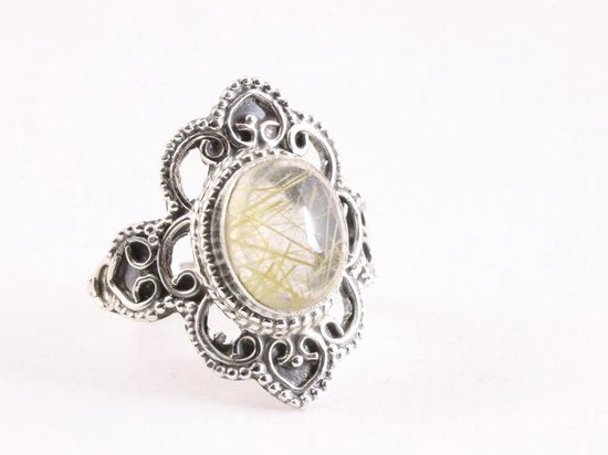 Bewerkte zilveren ring met gouden rutielkwarts afbeelding 1