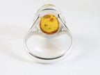 Hoogglans zilveren ring met amber afbeelding 3