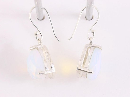 Zilveren oorbellen met vuuropaal afbeelding 2
