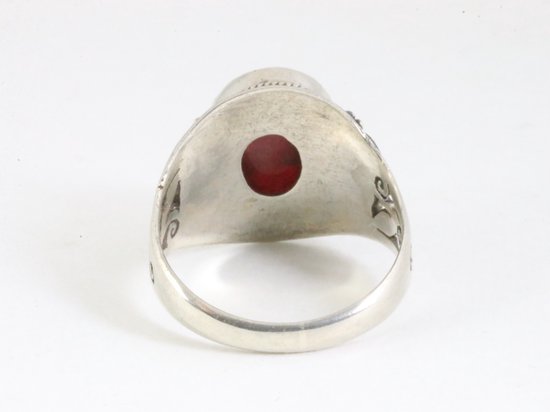 Bewerkte zilveren ring met robijn afbeelding 3