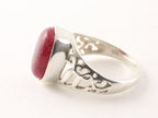 Opengewerkte zilveren ring met robijn cabochon afbeelding 2