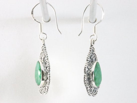 Bewerkte zilveren oorbellen met smaragd afbeelding 2