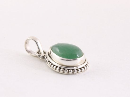 Bewerkte druppelvormige zilveren hanger met groene aventurijn aan ketting afbeelding 2