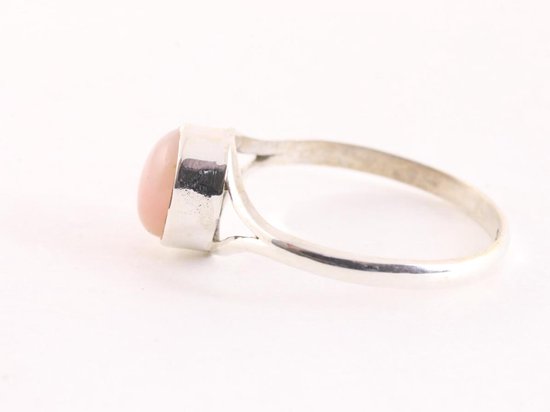 Fijne zilveren ring met roze opaal afbeelding 2