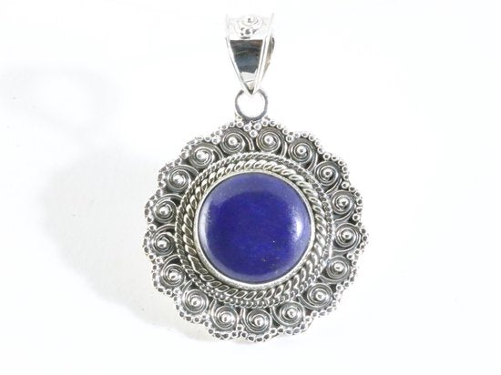 Ronde bewerkte zilveren hanger met lapis lazuli afbeelding 1