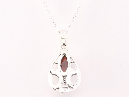 Fijne opengewerkte zilveren hanger met granaat aan ketting afbeelding 3