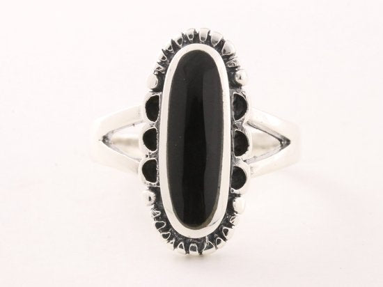 Bewerkte zilveren ring met onyx afbeelding 4