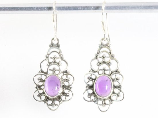 Opengewerkte zilveren oorbellen met amethist afbeelding 3