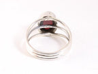 Opengewerkte zilveren ring met granaat afbeelding 3