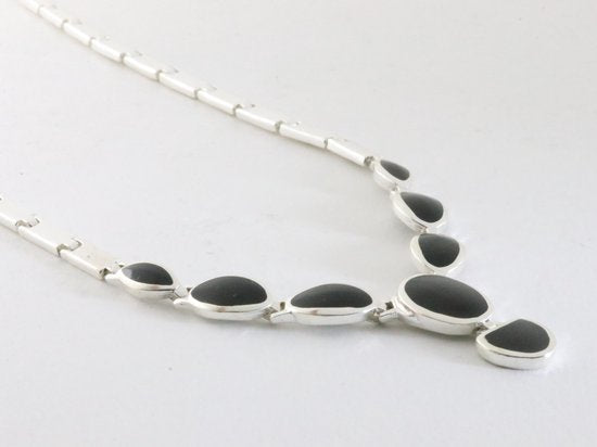 Hoogglans zilveren collier met onyx afbeelding 2