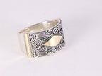 Traditionele bewerkte zilveren ring met 18k gouden decoraties - maat 18 afbeelding 1