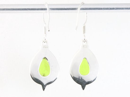 Bewerkte zilveren oorbellen met peridoot afbeelding 3