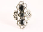 Bewerkte zilveren ring met 3 onyx stenen afbeelding 4