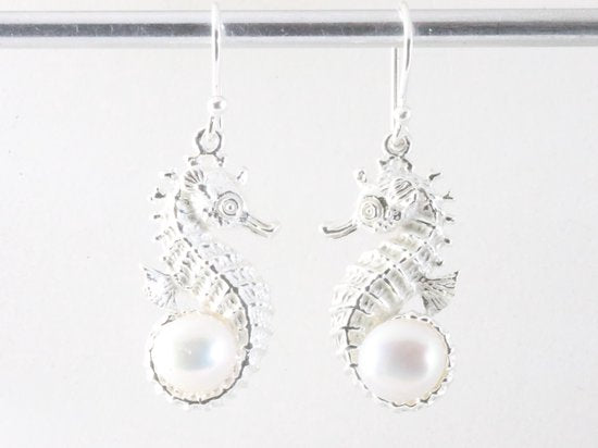 Zilveren zeepaardjes oorbellen met zoetwater parel afbeelding 4
