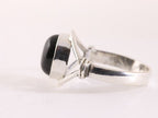 Opengewerkte zilveren ring met onyx afbeelding 2