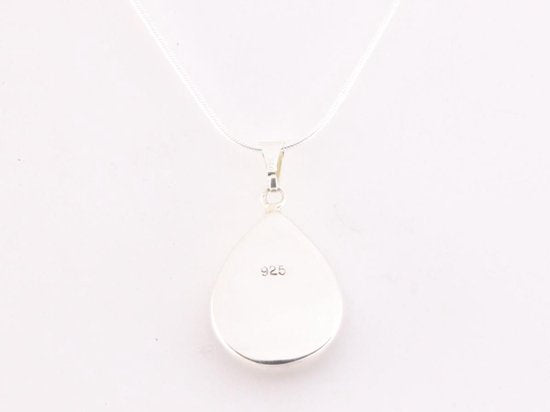 Druppelvormige zilveren hanger met parelmoer aan ketting afbeelding 3