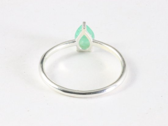 Fijne hoogglans zilveren ring met smaragd afbeelding 3