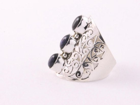 Langwerpige opengewerkte zilveren ring met blauwe zonnesteen afbeelding 3