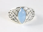Opengewerkte zilveren ring met blauwe chalcedoon afbeelding 4